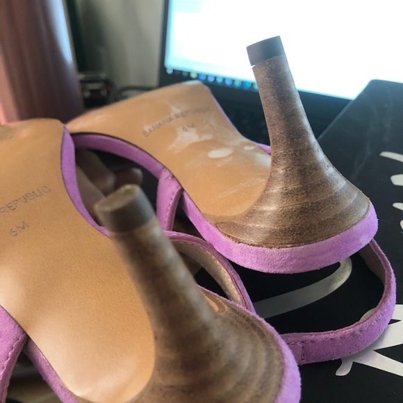 Beautiful Banana Republic heels - Picture 7 of 10